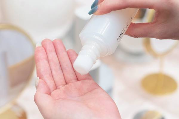 あらゆる肌悩みにアプローチ。「ファンケルの新スキンケア」が働く女子におすすめな理由