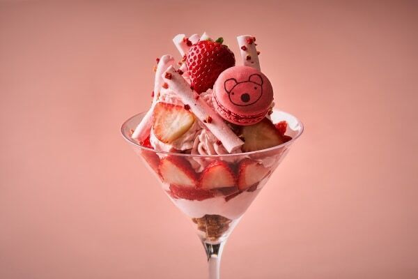 キュートな苺スイーツが登場。品川プリンスホテルが『うっかりペネロペ』とコラボ