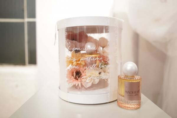 有村藍里プロデュースフレグランス発売！　“紅茶の茶葉”の香りを目指した香水の開発秘話