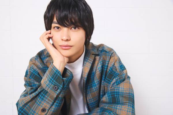 便利であることは、自由であることではない。神尾楓珠と桜田ひよりが見つけた「不便の美学」