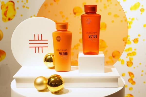 ドクターシーラボ人気の「VC100エッセンスローションEX」が進化。新ブランドアンバサダーには穂志もえかが就任！