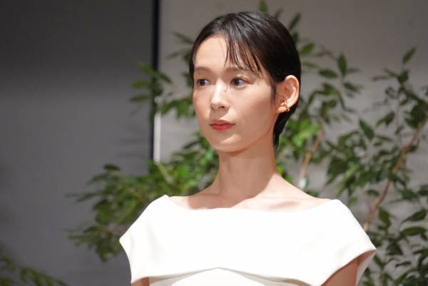 ドクターシーラボ人気の「VC100エッセンスローションEX」が進化。新ブランドアンバサダーには穂志もえかが就任！