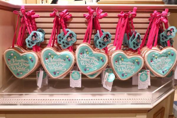 ディズニー・パルパルーザ第3弾が開催中！　大人も楽しめる「ヴァネロぺのスウィーツ・ポップ・ワールド」の魅力