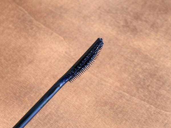 まつげにも青みをプラス。“脱黒マスカラ”におすすめなメイベリン「スカイハイ コスミックブラスト」