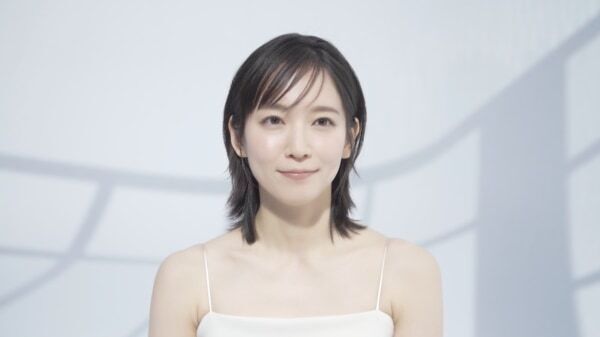 吉岡里帆、“ナチュラル美”際立つ。D-UP「ハイパーリフトマスカラ」新ＣＭ放送