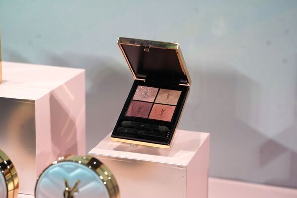 平野紫耀が新「イヴ・サンローラン・ボーテ アンバサダー」に就任！　“LOVE”を表現した限定コレクションにさっそく虜に【発表会レポ】