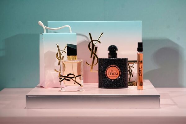 平野紫耀が新「イヴ・サンローラン・ボーテ アンバサダー」に就任！　“LOVE”を表現した限定コレクションにさっそく虜に【発表会レポ】