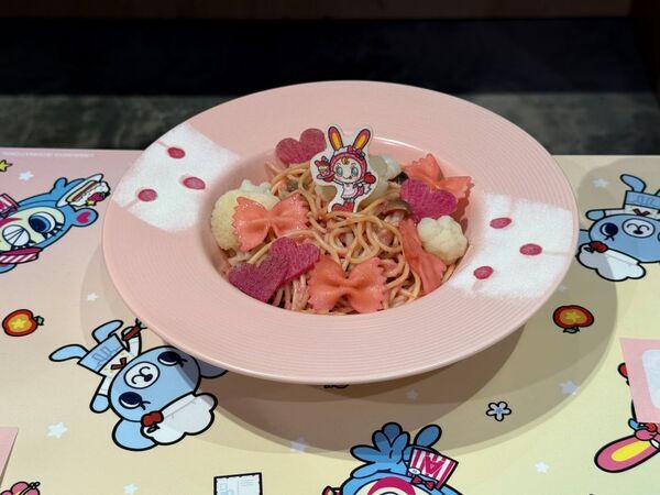 ウチらの平成が帰ってきた!?　 ルミネエスト新宿にオープンした「ナルミヤキャラクターズカフェ」がアツすぎた