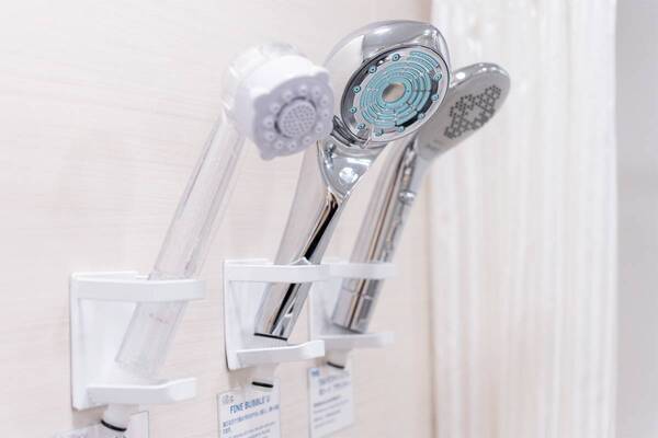 美容家電の無料レンタルも！　「高級シャワーヘッド3種」を東急ステイ新宿イーストサイドで試してみた