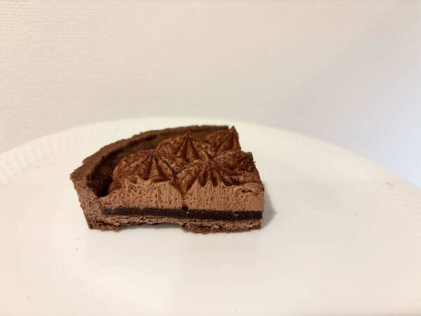 チョコ好きが唸ったのはどっち!?　モンテール×HERSHEY’S のコラボ商品を食べ比べしてみた