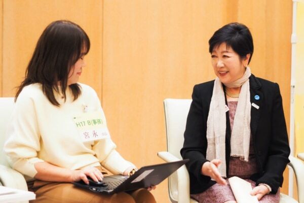 小池都知事も参加。リーダー職に挑戦したい女性職員を応援するランチ座談会を開催