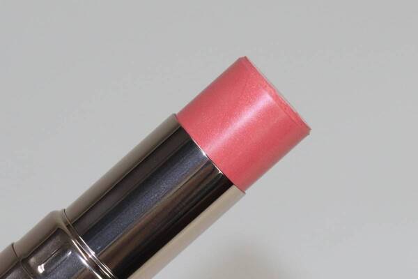 ルナソル2025年夏限定コスメをレビュー！　揺れるきらめき、鮮やかな色彩のアイシャドウが登場