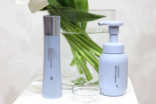 ゆらぎ肌の“お守りファンデーション”。リサージ新作ファンデは「塗る美膜マスク」!?