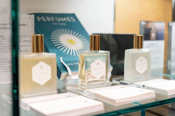 トレンドのニッチフレグランスにも注目！　新「＠cosme TOKYO」の楽しみ方ガイド