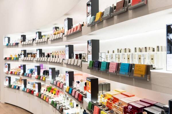 トレンドのニッチフレグランスにも注目！　新「＠cosme TOKYO」の楽しみ方ガイド