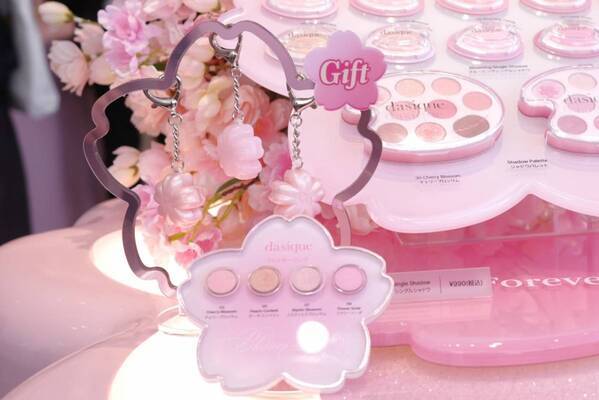 一足先に桜満開！　表参道で開催中、韓国コスメ「dasique」ポップアップで春気分を体験