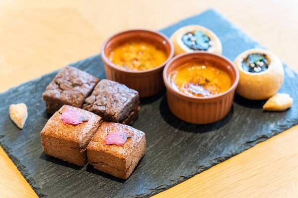 ワクワクするかわいさ！　映画『ウィキッド ふたりの魔女』とのコラボアフタヌーンティー