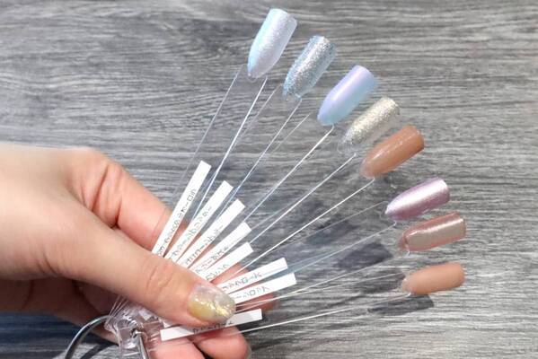 多彩なきらめきに心ときめく！　マリークワント5月新作コスメはリキッドアイシャドウとネイル新色