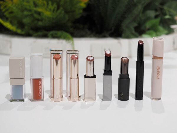 毎日使える馴染みベージュに注目！ コスメオタクが注目した2025年春の新作リップ&フェイスカラーは？