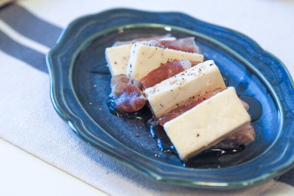 夜のご褒美にリピ確定。森永乳業「フィラデルフィア」の新商品が大人のスイーツタイムを充実させてくれる