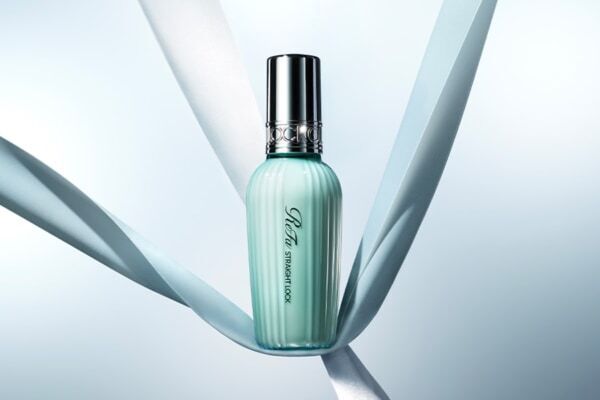うねりを整え、ストレートヘアに導く。「ReFa STRAIGHT LOCK」新発売