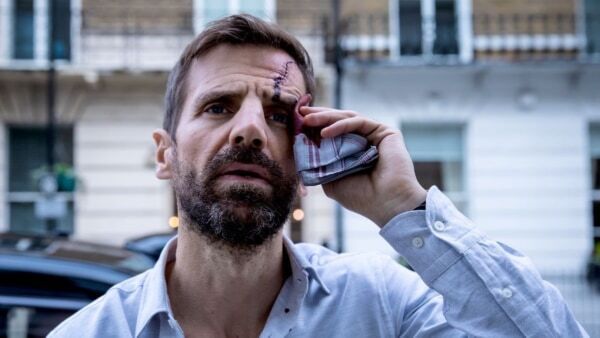 英国プロサッカー界が舞台のスリラーサスペンス。ドラマ『THE WINDOW』FODで独占配信決定