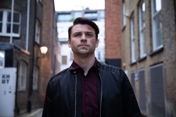 英国プロサッカー界が舞台のスリラーサスペンス。ドラマ『THE WINDOW』FODで独占配信決定