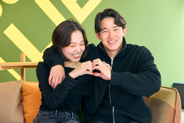 やっぱり“運命”？　Netflixリアリティシリーズ「オフライン ラブ」アツシ×ミミの“年の差を感じない”コミュニケーション方法とは