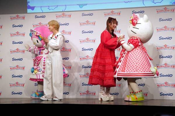 希空＆ホラン千秋、推しにメロメロ！　「サンリオキャラクター大賞」開幕イベントで愛が爆発