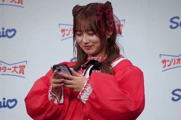 希空＆ホラン千秋、推しにメロメロ！　「サンリオキャラクター大賞」開幕イベントで愛が爆発