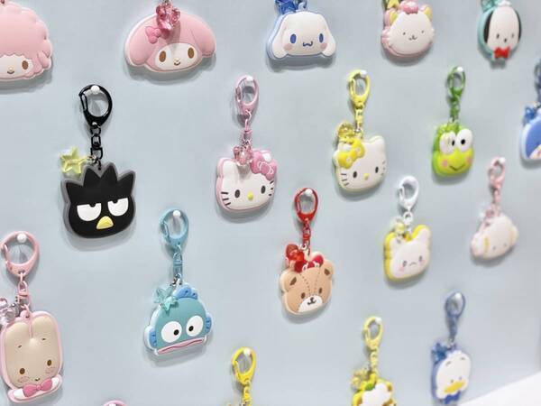 希空＆ホラン千秋、推しにメロメロ！　「サンリオキャラクター大賞」開幕イベントで愛が爆発