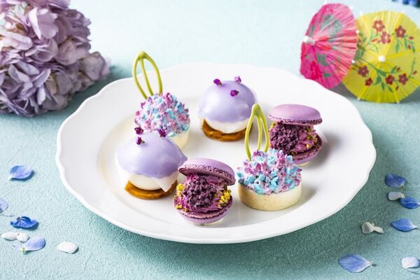 【東京プリンスホテル】“ちょこん”と座るリスがかわいい！　窓辺で楽しむ華やかな「あじさいアフタヌーンティー」開催