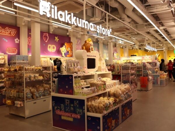 「リラックマストア＆すみっコぐらしshop新宿店」が開店！　オープニングセレモニーにリラックマも登場