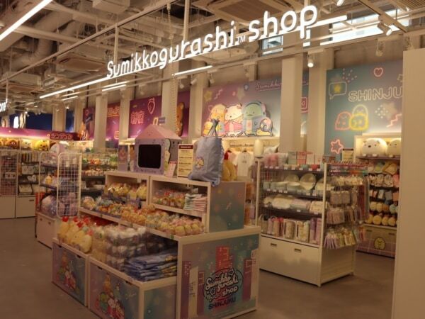 「リラックマストア＆すみっコぐらしshop新宿店」が開店！　オープニングセレモニーにリラックマも登場