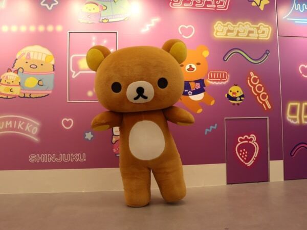 「リラックマストア＆すみっコぐらしshop新宿店」が開店！　オープニングセレモニーにリラックマも登場