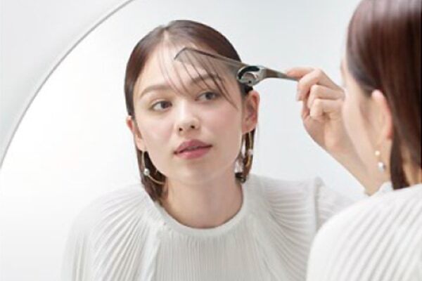 こだわりの一品。ReFaからブラッククロムコーティングの折りたたみ式コームが発売