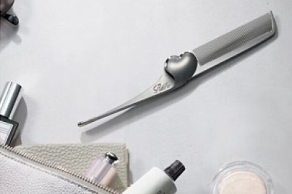 こだわりの一品。ReFaからブラッククロムコーティングの折りたたみ式コームが発売