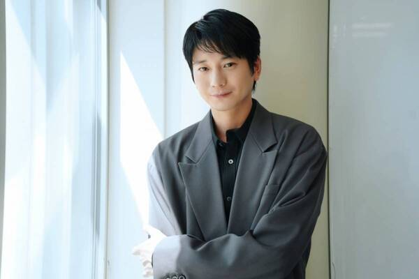 自分の可能性を広げてくれる人。向井理にとって信頼できる“軍師的な存在”