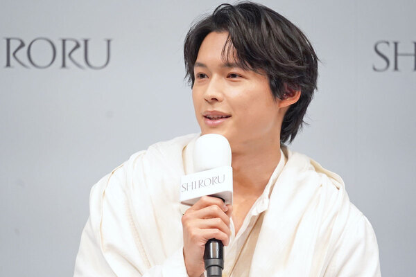 SixTONES 松村北斗、“今本気で取り組んでいること”は？　SHIRORUの新商品に「なんだこの保湿力は」と驚き