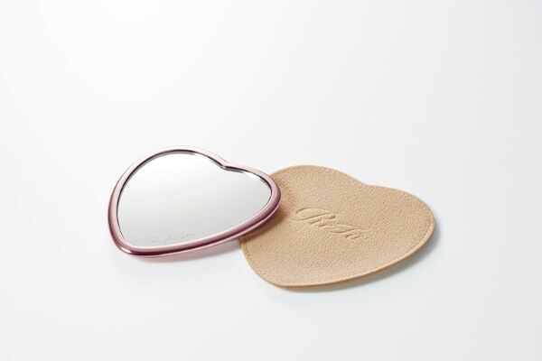 ハート型に胸がときめく！　ReFa、持ち運びに便利な“お直しヘアメイクミラー”新発売
