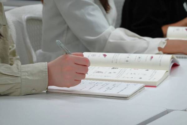 バンタン韓国語教室でイケメン講師に学ぶ韓国語講座！　韓国好き女子が体験してみた