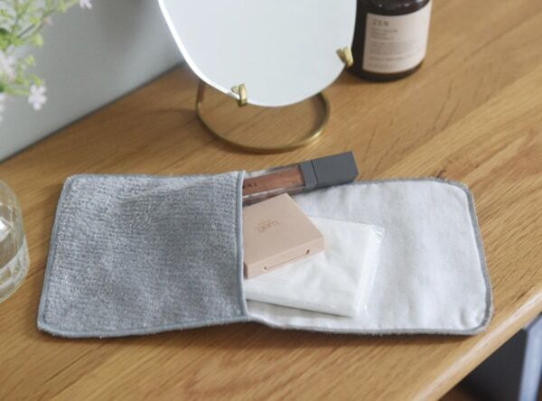 ナプキンをこっそり持ち運び。bon moment、綿100％のシンプルな「ポケット付きハンカチ」新発売