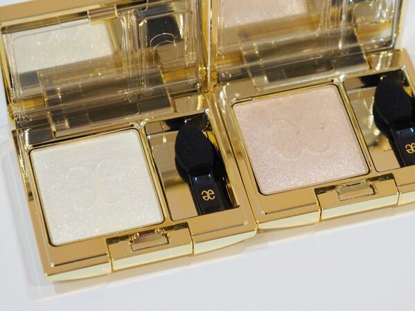 エレガンスから全18色の単色アイシャドウが新登場！ 指先を美しく見せるネイルカラーも発売