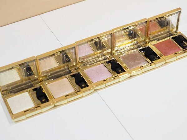 エレガンスから全18色の単色アイシャドウが新登場！ 指先を美しく見せるネイルカラーも発売