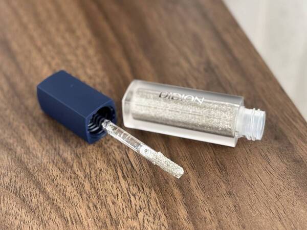 ギラギラシルバーはこう使う！　DIDION「リキッドグリッター」でつくる夏のトレンド顔