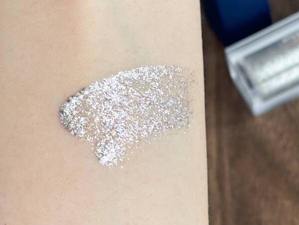 ギラギラシルバーはこう使う！　DIDION「リキッドグリッター」でつくる夏のトレンド顔