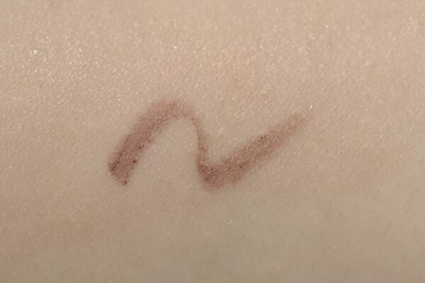 MiMCから2025AW新作が登場。ピンク＆オレンジのアイカラー、リキッドルージュ新色も