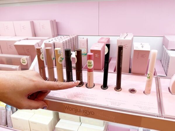 1.5万円あったら何を買う？　コスメオタク二人がプラザでお買い物