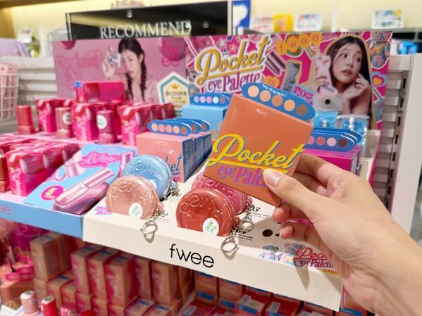 1.5万円あったら何を買う？　コスメオタク二人がプラザでお買い物