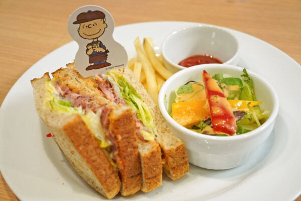 スヌーピーファン必見！　キャラクターへの愛が詰まった「ジョイフル×ピーナッツ」夏のコラボキャンペーン開催